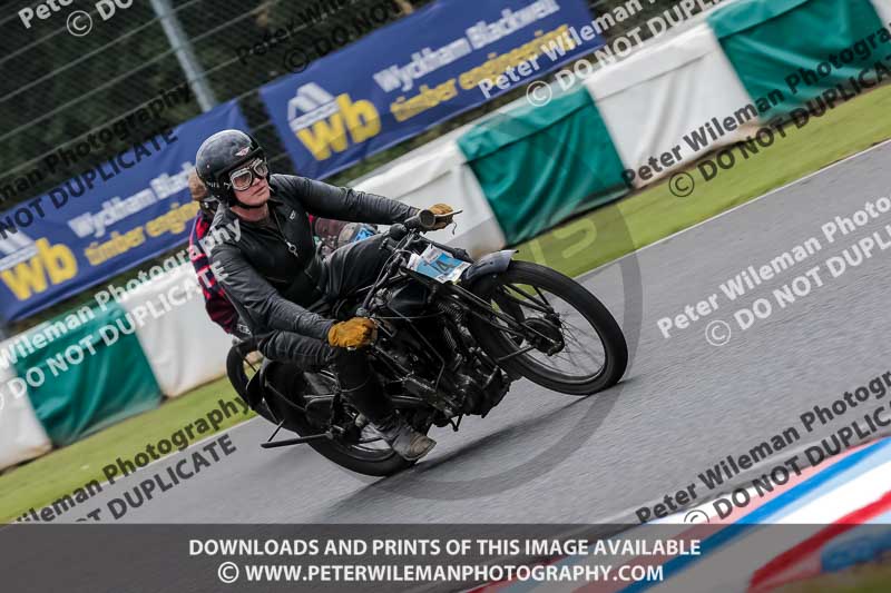 Vintage motorcycle club;eventdigitalimages;mallory park;mallory park trackday photographs;no limits trackdays;peter wileman photography;trackday digital images;trackday photos;vmcc festival 1000 bikes photographs